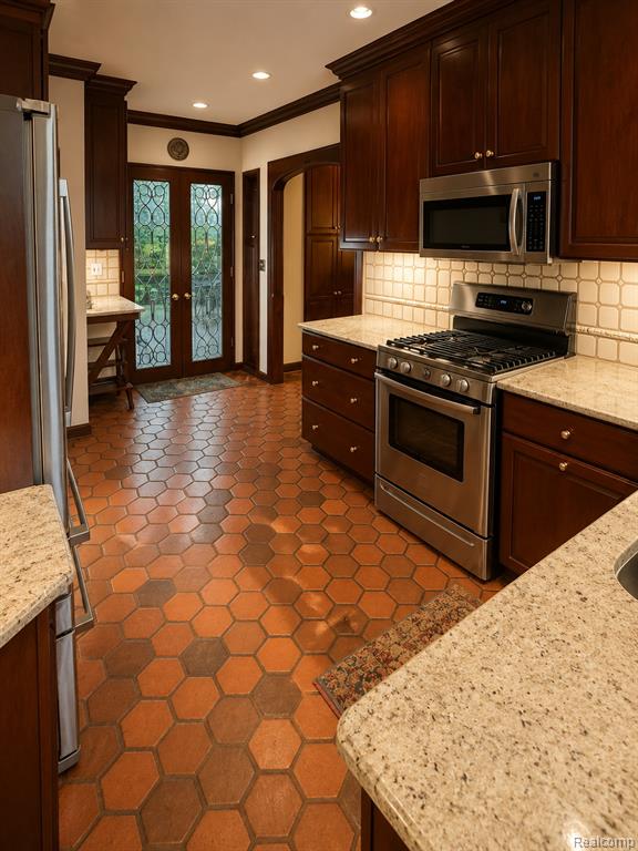680 Wimbleton Drive, Birmingham, MI 48009 — Photo 10