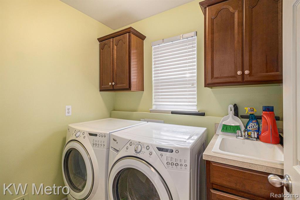 40637 LENOX PARK Drive, Novi, MI 48377 — Photo 11