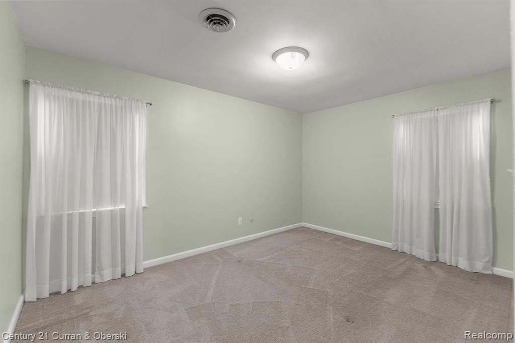 7244 FENTON Street, Dearborn Heights, MI 48127 — Photo 17