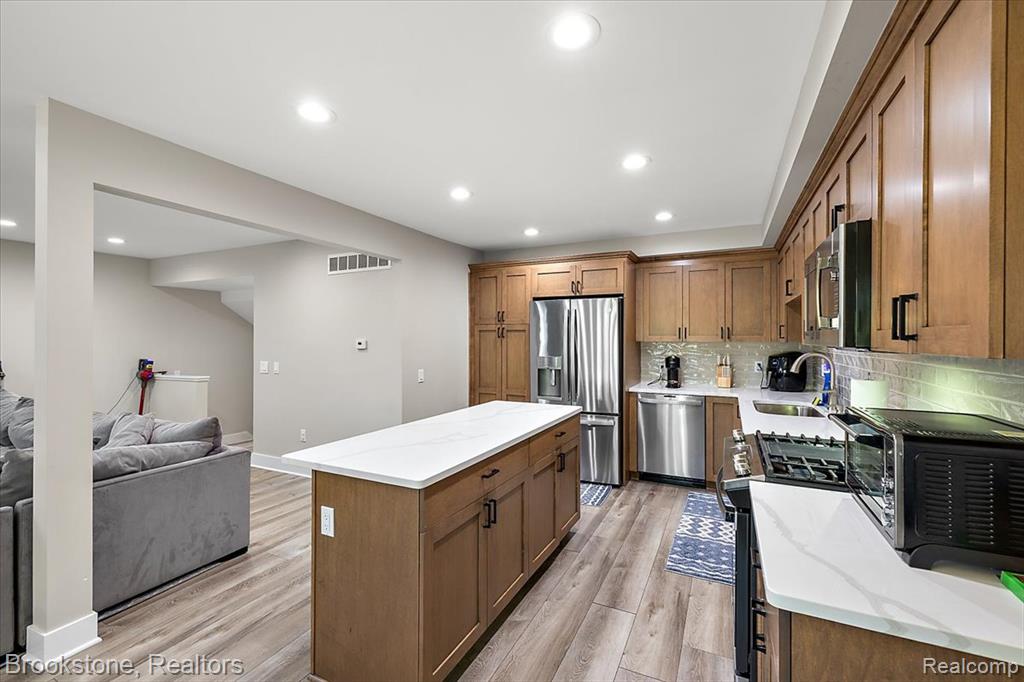 525 Oxford Court, Rochester Hills, MI 48307 — Photo 19