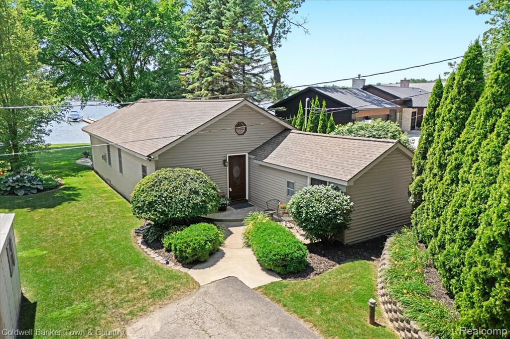 584 Black Oaks Trail, Howell, MI 48843 — Photo 33