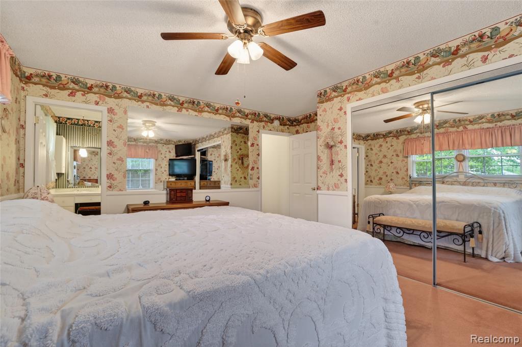 5090 Torrey Road, Flint, MI 48507 — Photo 21