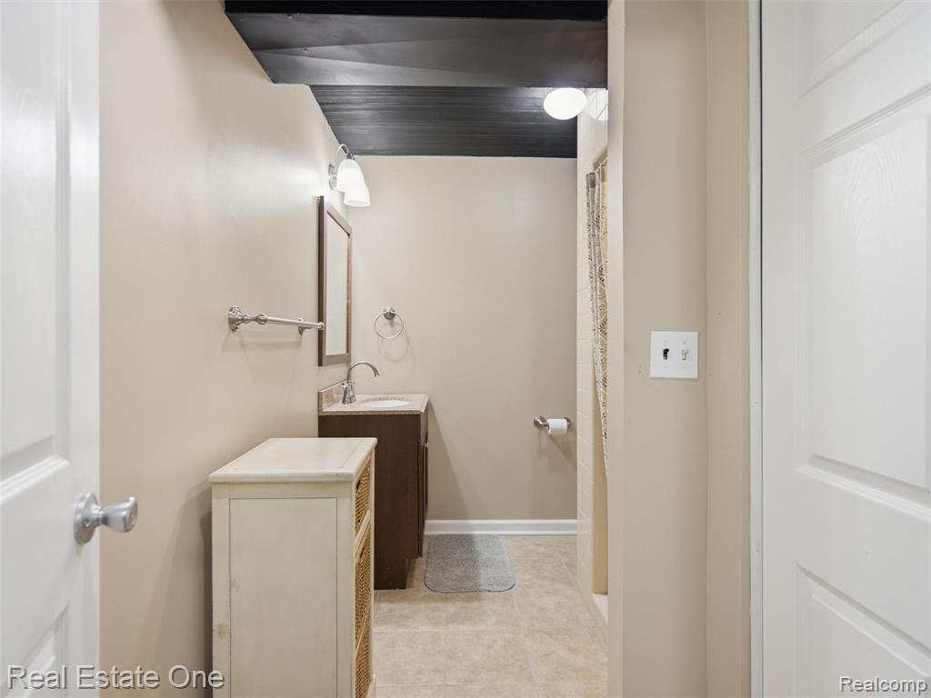 4011 Lotus Drive, Waterford, MI 48329 — Photo 54