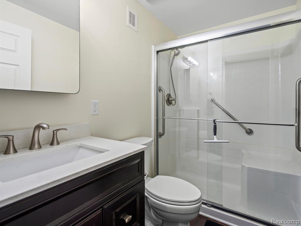13521 S CUMBERLAND Drive, Van Buren, MI 48111 — Photo 28