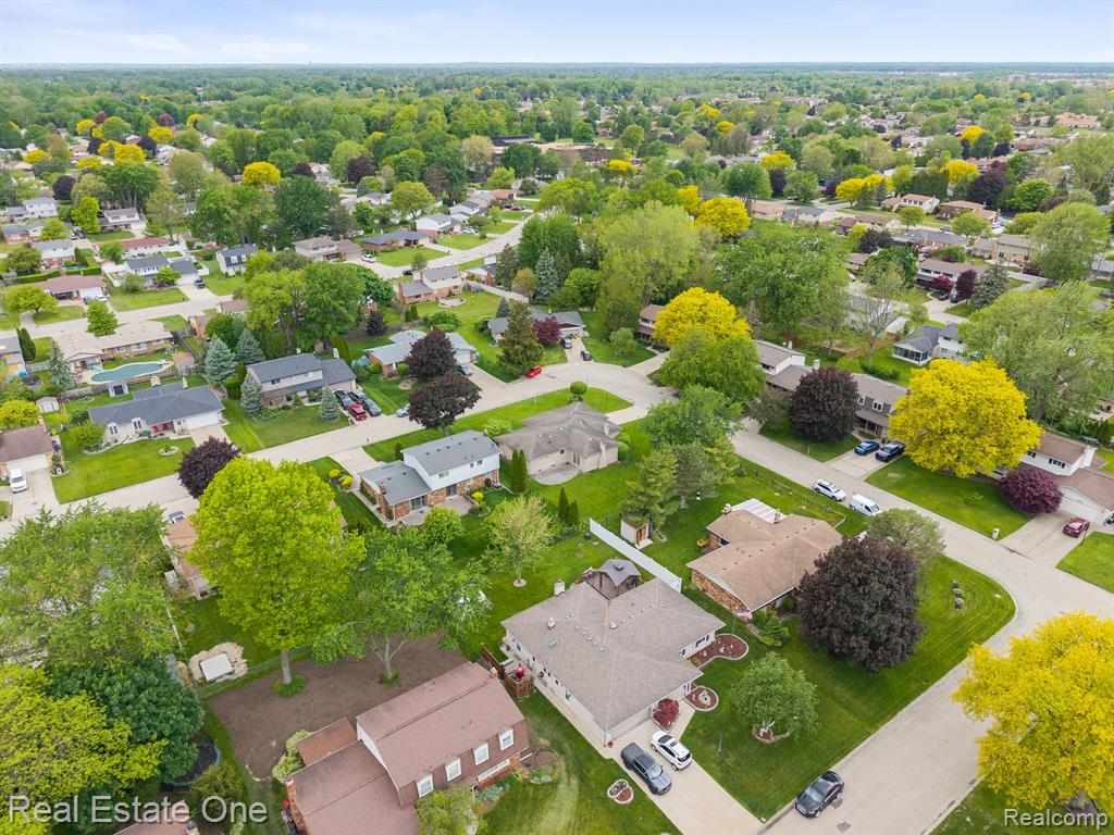 39664 Cadborough Drive, Clinton Twp, MI 48038 — Photo 51