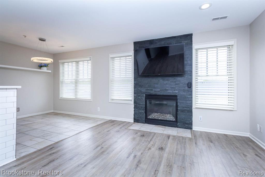 185 Amys Walk, Auburn Hills, MI 48326 — Photo 12