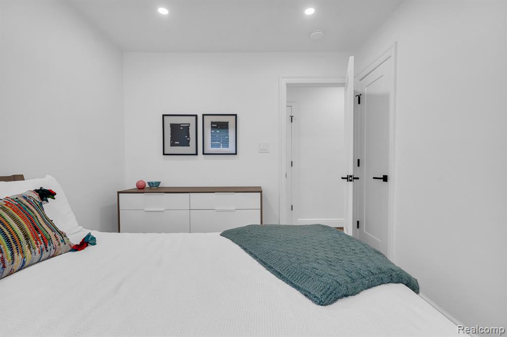 4607 ROBINWOOD Avenue, Royal Oak, MI 48073 — Photo 17