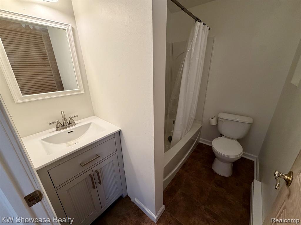 913 PEARSON Drive, Milford, MI 48381 — Photo 14