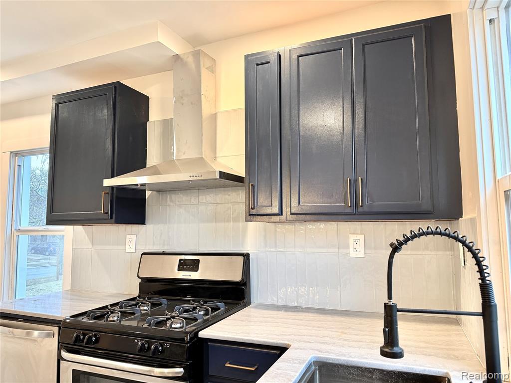 2256 Tuxedo Street, Detroit, MI, 48206