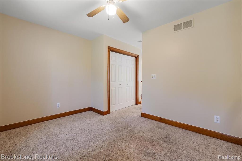 55520 Katie, New Hudson, MI 48165 — Photo 28