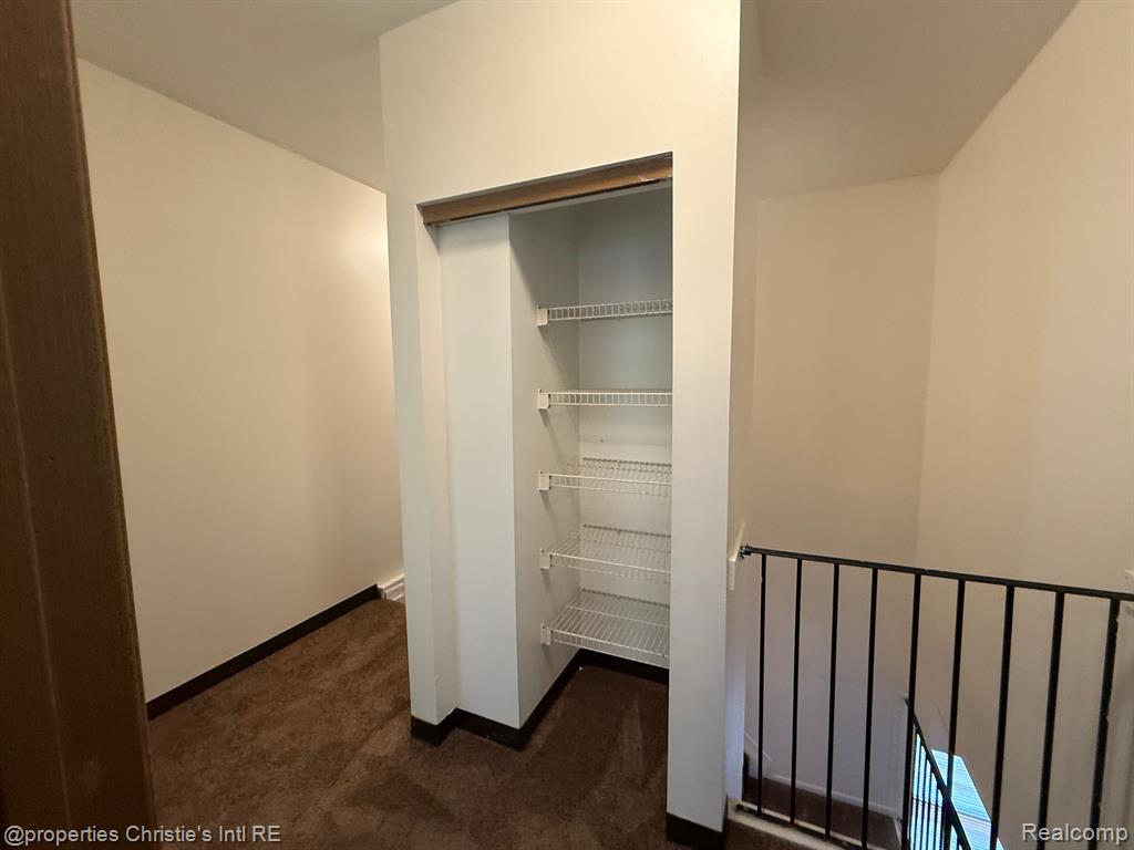 590 PARKVIEW Drive, Detroit, MI 48214 — Photo 15