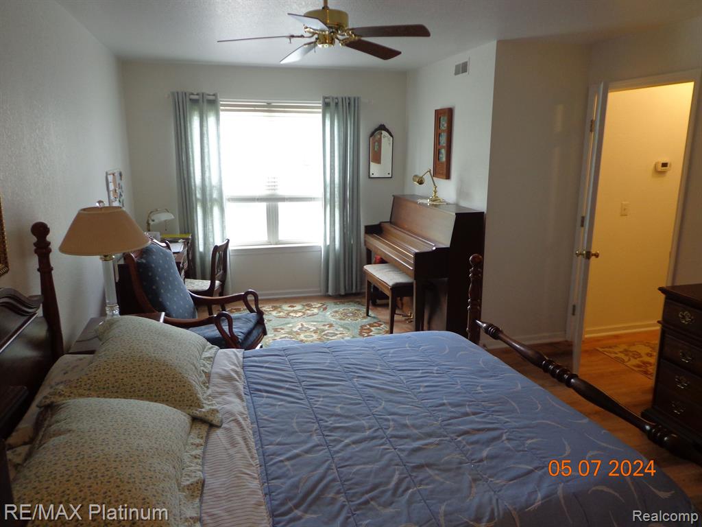 620 CURZON Court, 102, Howell, MI 48843 — Photo 17