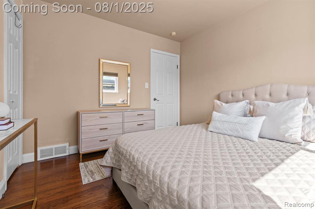 6140 Plainfield Street, Dearborn Heights, MI 48127 — Photo 17