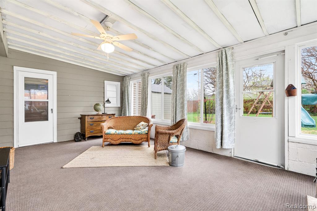 22515 Floral Street, Farmington, MI 48336 — Photo 30