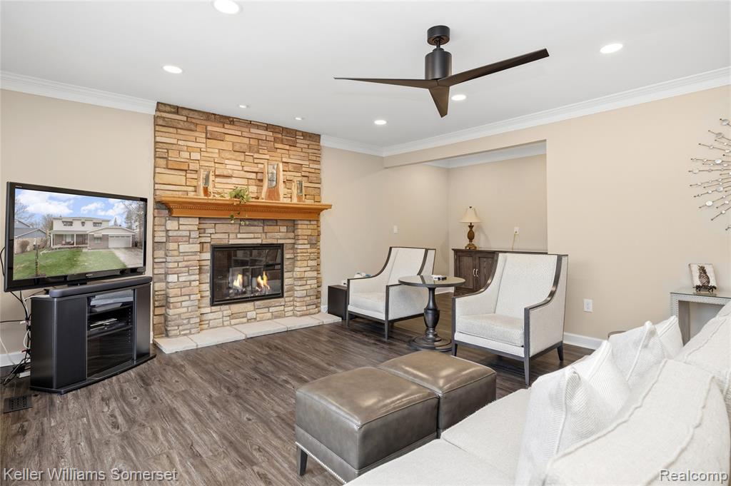 447 Antoinette Drive, Rochester Hills, MI 48309 — Photo 32