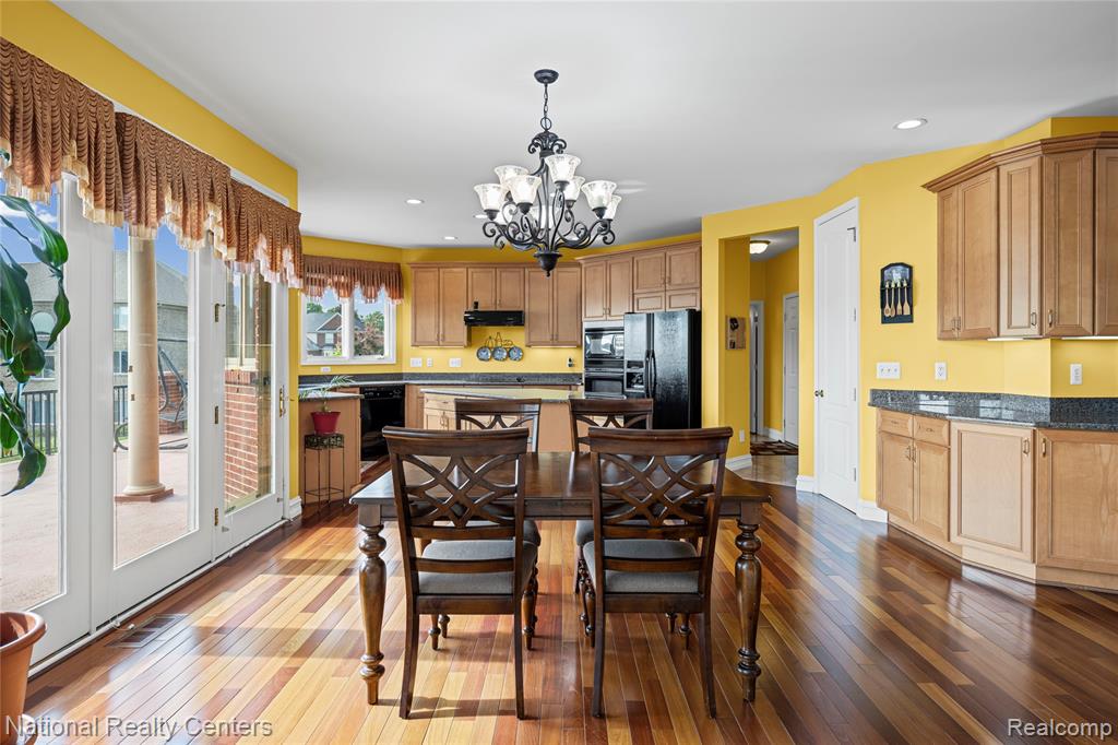 51577 Merry Lane, Utica, MI 48316 — Photo 36