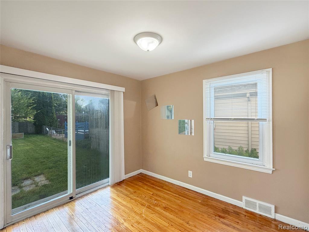 4993 Gateshead Street, Grosse Pointe, MI 48236 — Photo 13