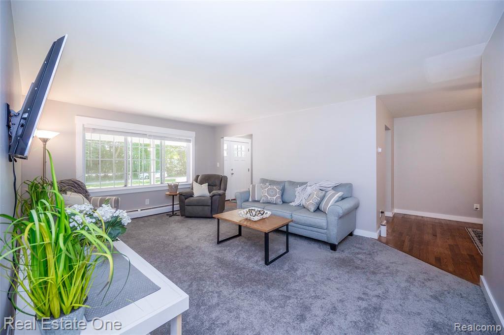 5811 Cowell Road, Brighton, MI 48116 — Photo 6
