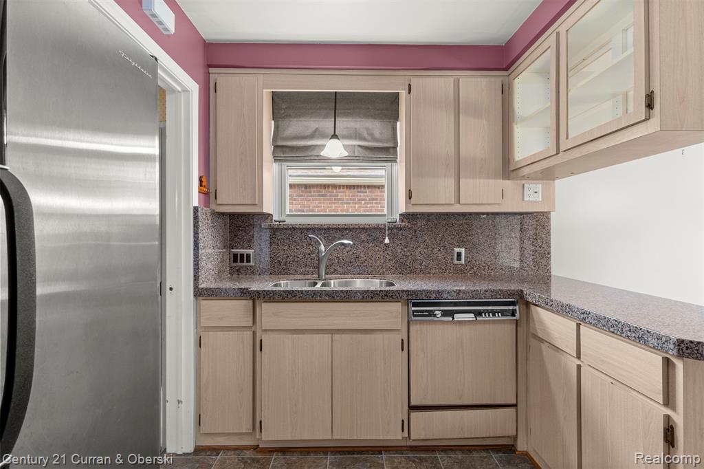 7146 Luana Avenue, Allen Park, MI 48101 — Photo 11