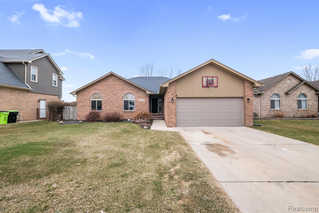 49248 Berkshire Drive, Chesterfield, MI 48047 — Photo 2
