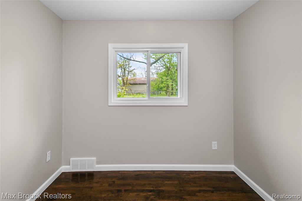 493 Luther Avenue, Pontiac, MI 48341 — Photo 10
