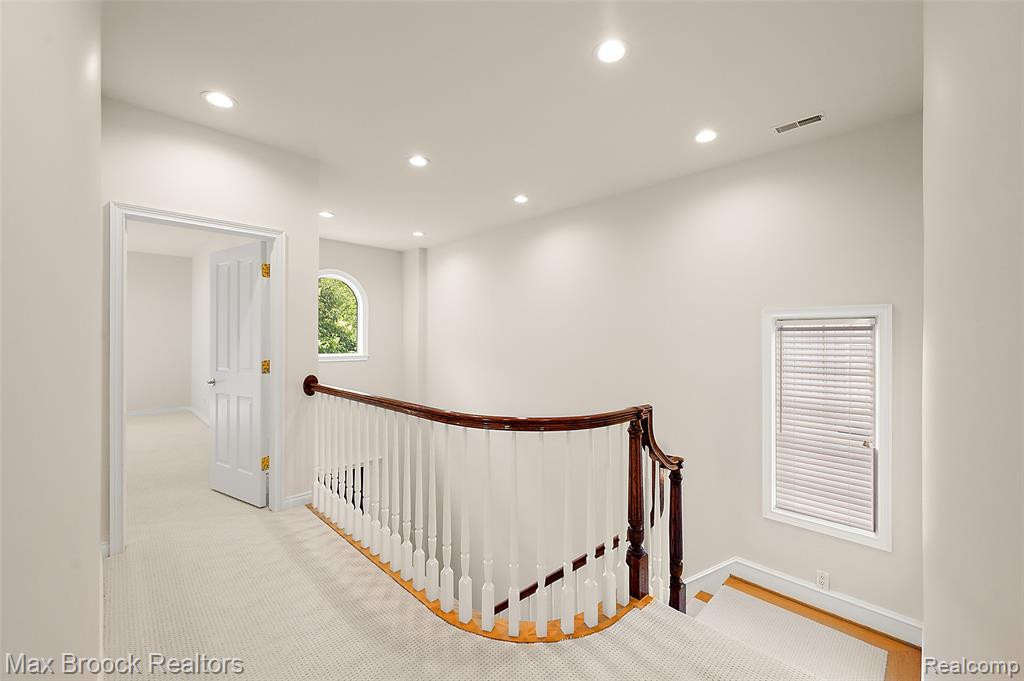 5348 Sunnycrest Drive, West Bloomfield, MI 48323 — Photo 12