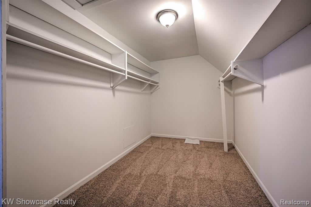 4238 STILL MEADOW Lane, West Bloomfield, MI 48323 — Photo 38