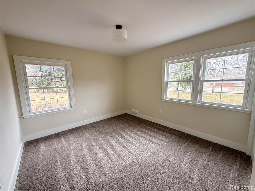 6076 Hugh Street, Burton, MI 48509 — Photo 24