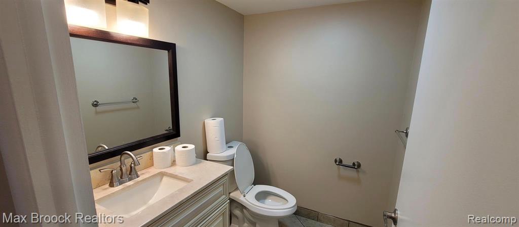 7416 Azalea Court Court, West Bloomfield, MI — Photo 16