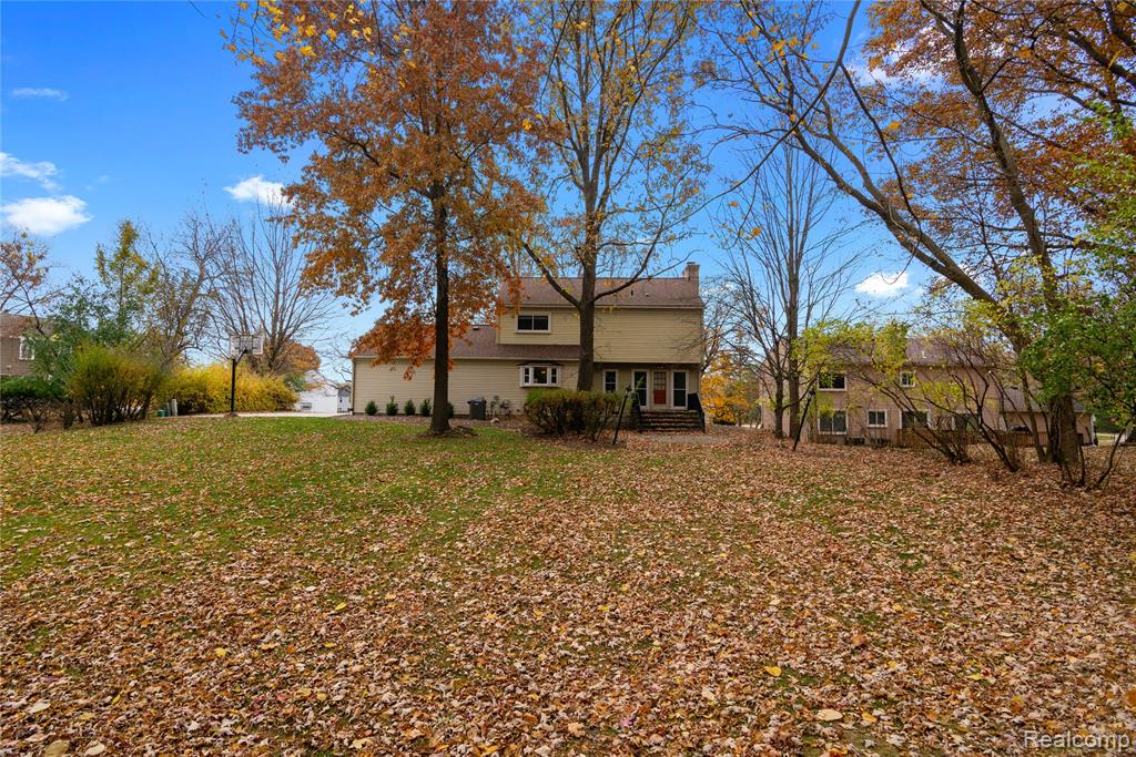 5023 Meadowbrook Drive, West Bloomfield, MI — Photo 30