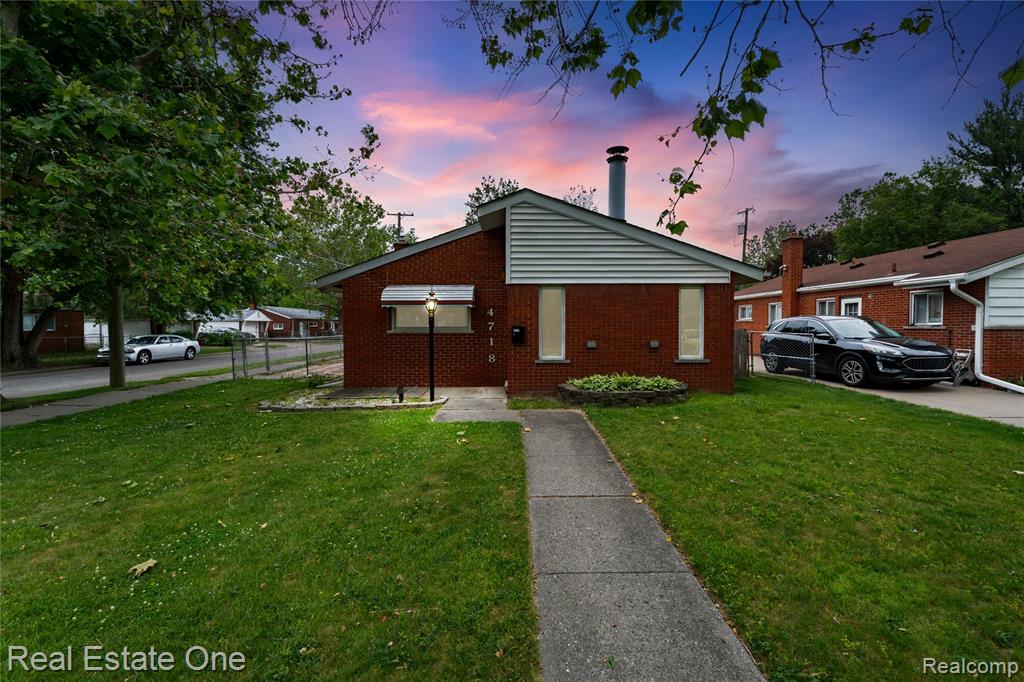 4718 Roosevelt Boulevard, Dearborn Heights, MI 48125 — front exterior