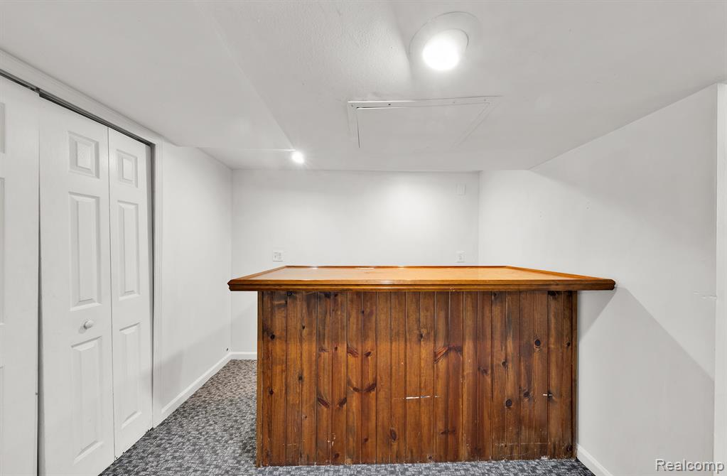 8862 OPORTO Street, Livonia, MI 48150 — Photo 16
