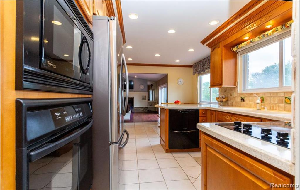 2852 MAYFAIR Drive, Troy, MI 48084 — Photo 13
