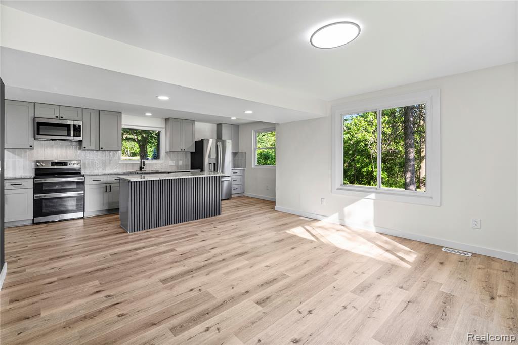 1460 W Silverbell Road, Lake Orion, MI — Photo 33