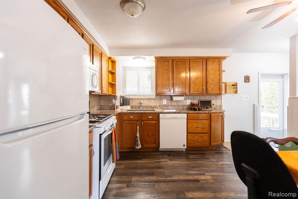 24636 Almond Avenue, Eastpointe, MI 48021 — Photo 8