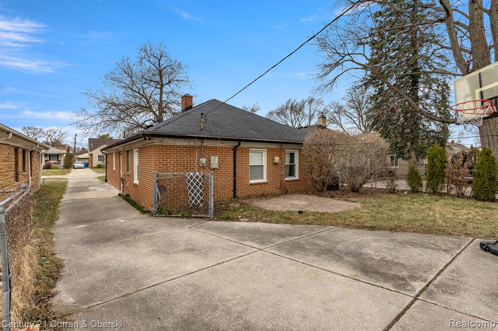 7244 FENTON Street, Dearborn Heights, MI 48127 — Photo 29