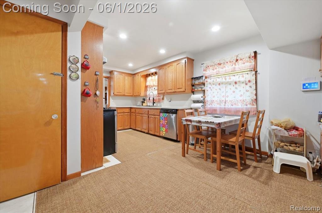 8271 Arnold Street, Dearborn Heights, MI 48127 — Photo 12