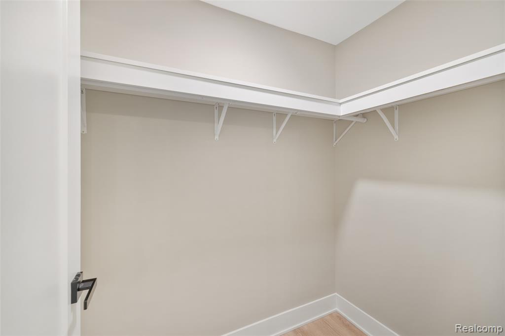 7598 Lake Park Avenue, Ira, MI — Photo 30