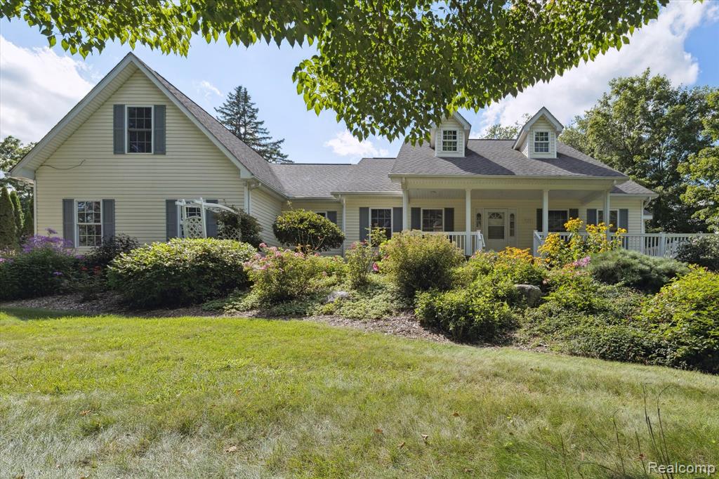 7127 Perry Lake Road, Clarkston, MI — Photo 3