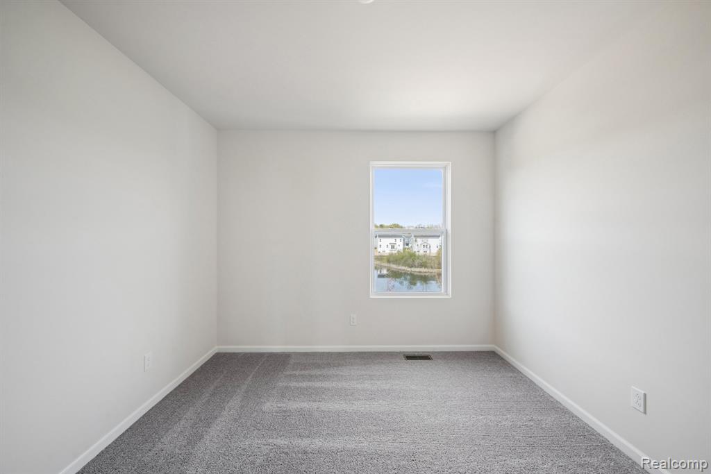 391 Edge Brook Drive W, Holly, MI 48442 — Photo 22