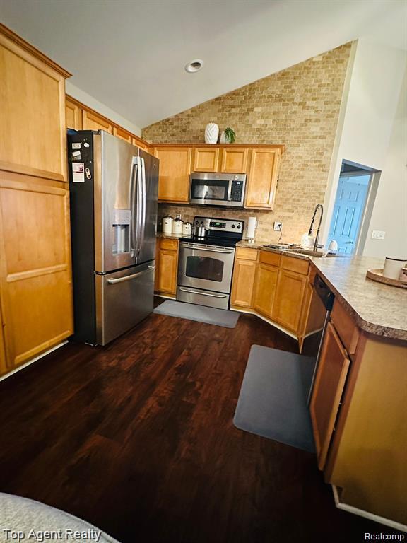 45553 Hidden View Court, Utica, MI 48315 — Photo 4