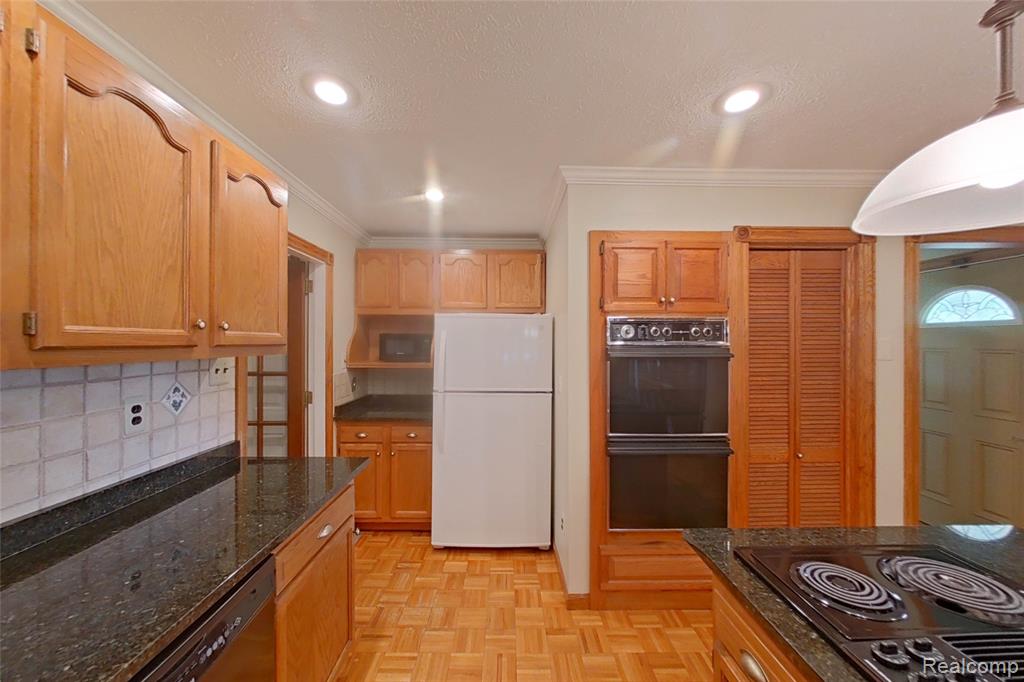 50666 W 9 Mile Road, Novi, MI — Photo 7