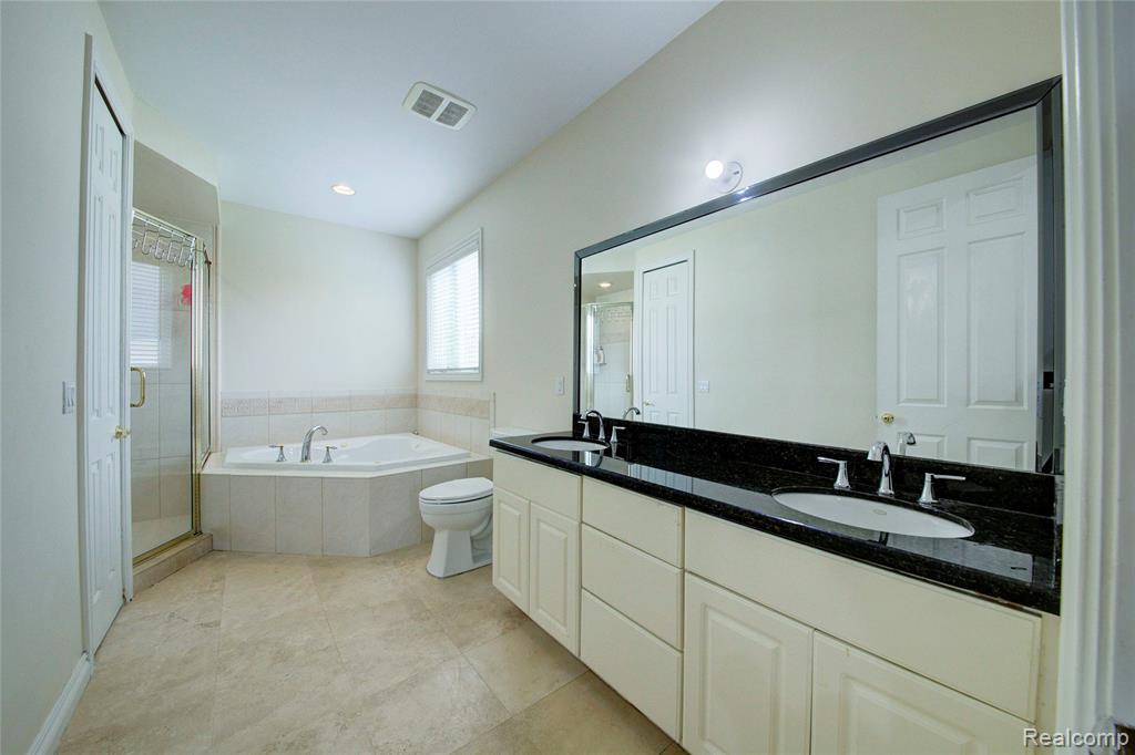 4935 Maceri Circle, Sterling Heights, MI 48314 — Photo 14