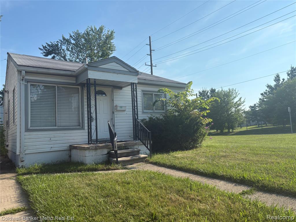605 NEBRASKA Avenue, Pontiac, MI 48341 — Photo 2