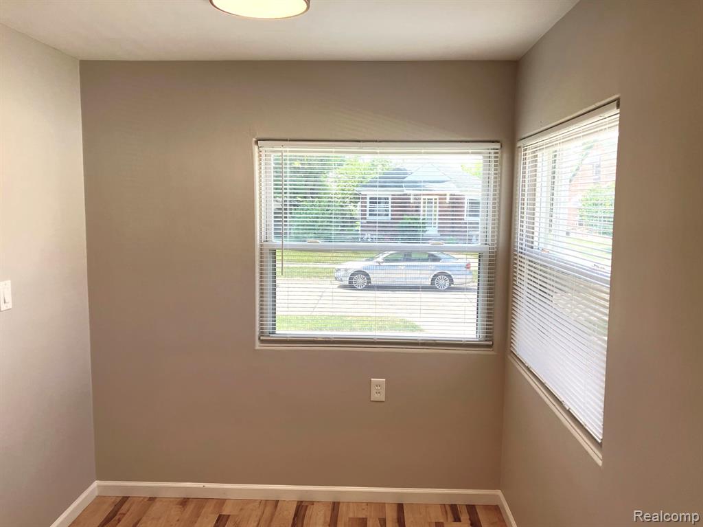 8189 STATE Park, Center Line, MI 48015 — Photo 13