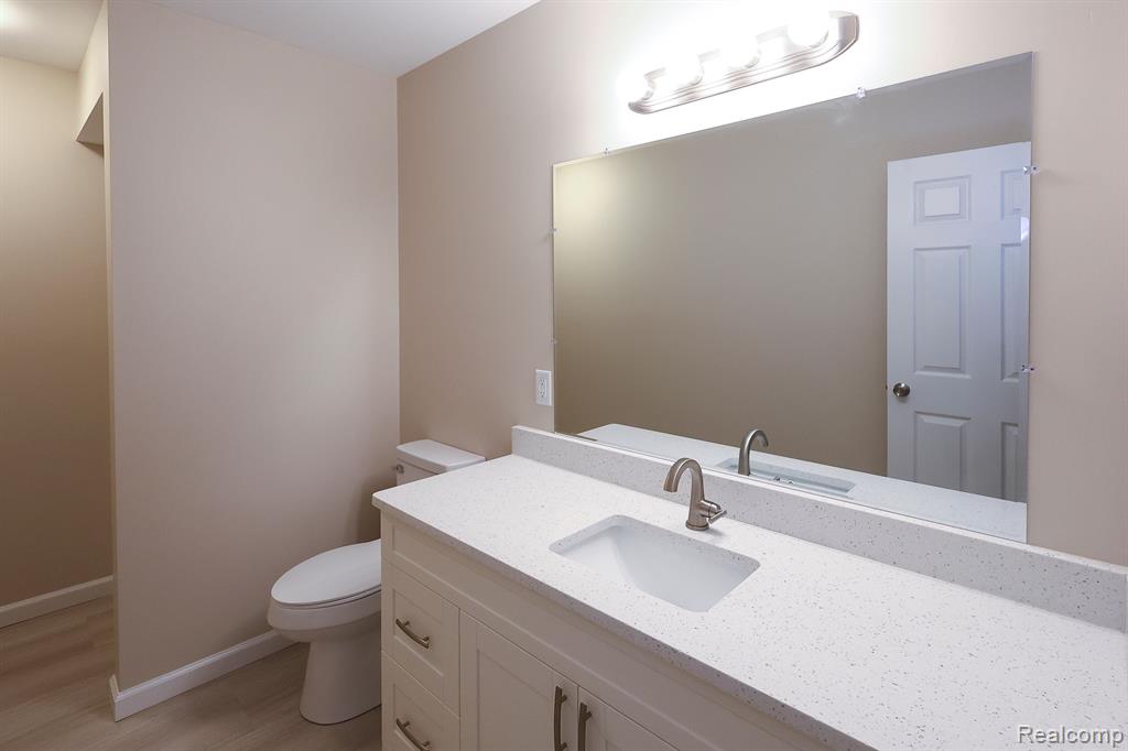 25151 GREENBROOKE Drive, Southfield, MI 48033 — Photo 21