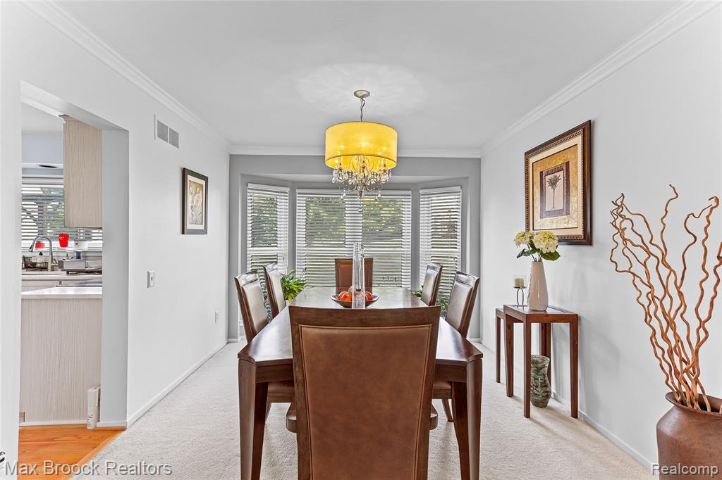 5492 Charrington Court, West Bloomfield, MI 48324 — Photo 37