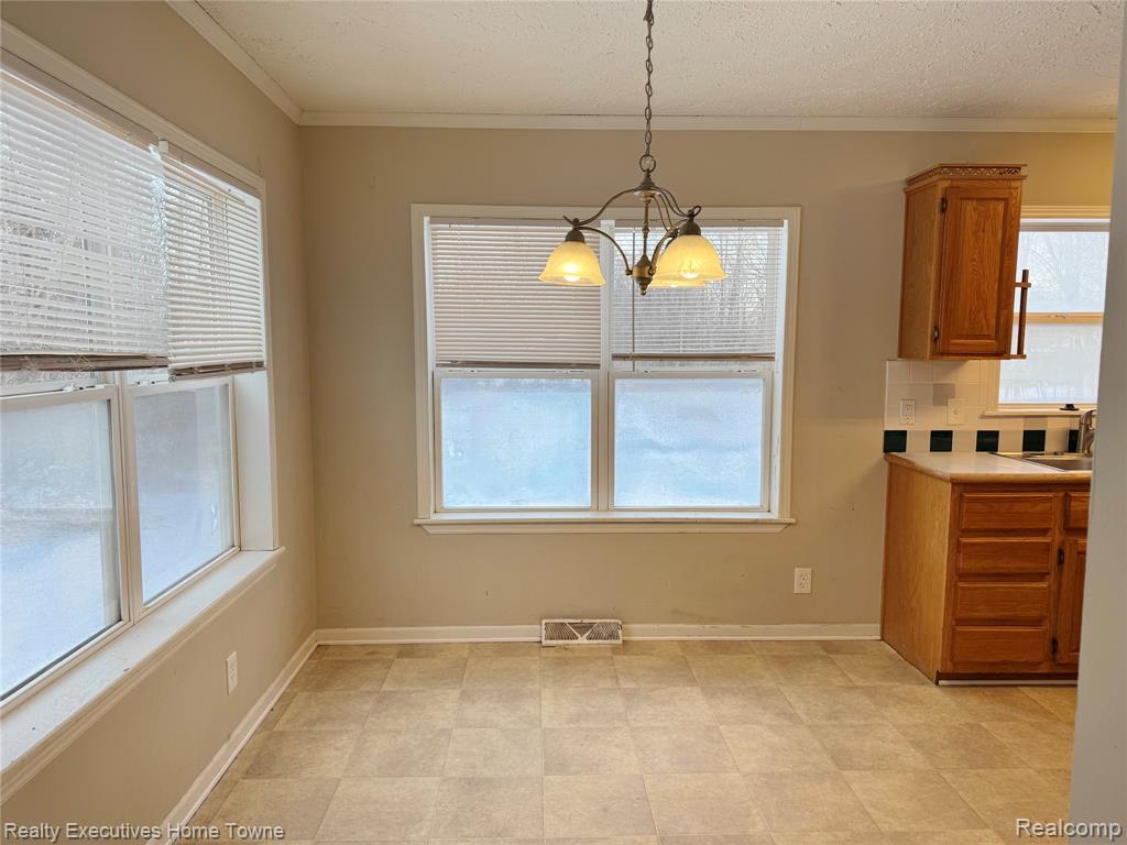 2045 Yeager Street, Port Huron, MI 48060 — Photo 9