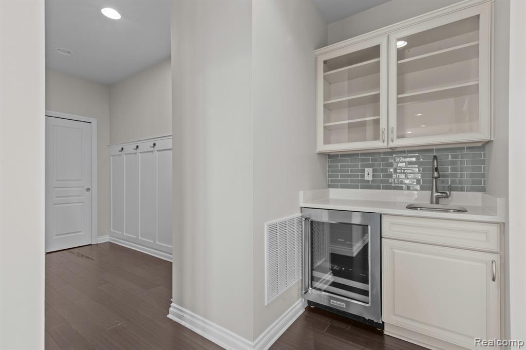 1526 Hickory Ridge Court, Canton, MI 48187 — Photo 11