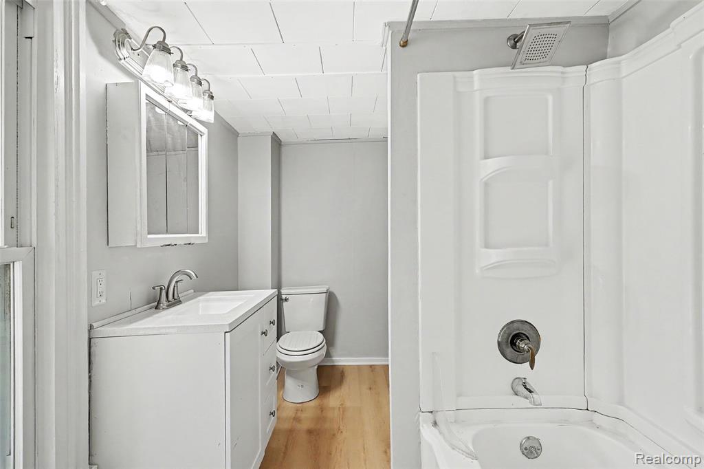 512 S Broad Street, Holly, MI 48442 — Photo 9